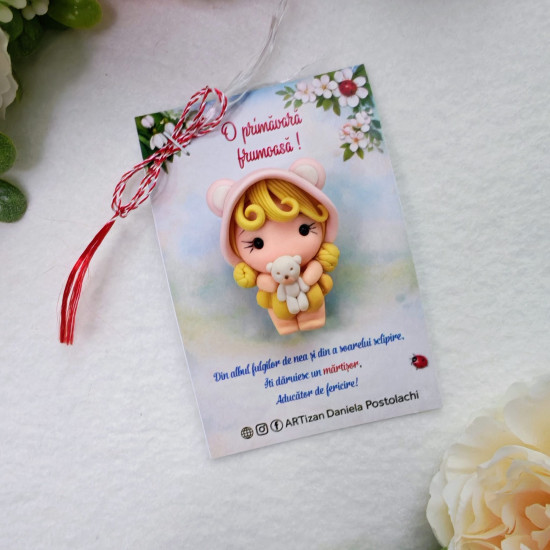 Broșă mărțișor Fetița cu ursuleț 1
